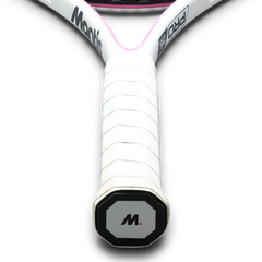 Close-up of a white tennis racket grip emphasizing proper measuring tennis grip size for optimal fit and performance.